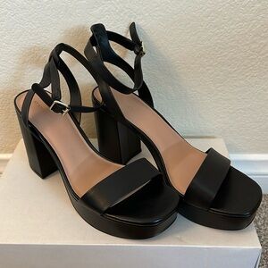 Nordstrom: Black Platform Sandals - NWB